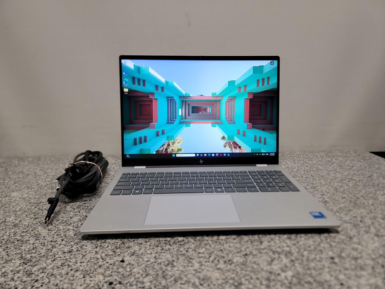 HP OMNIBOOK 7 Laptop 16-az0097nr Intel Core 9 270H OLED 32GB RAM 2TB SSD