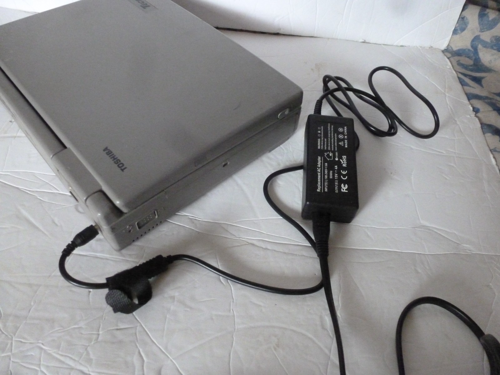 Vintage TOSHIBA TECRA Laptop 730XCDT/2.1 TESTED Windows 98