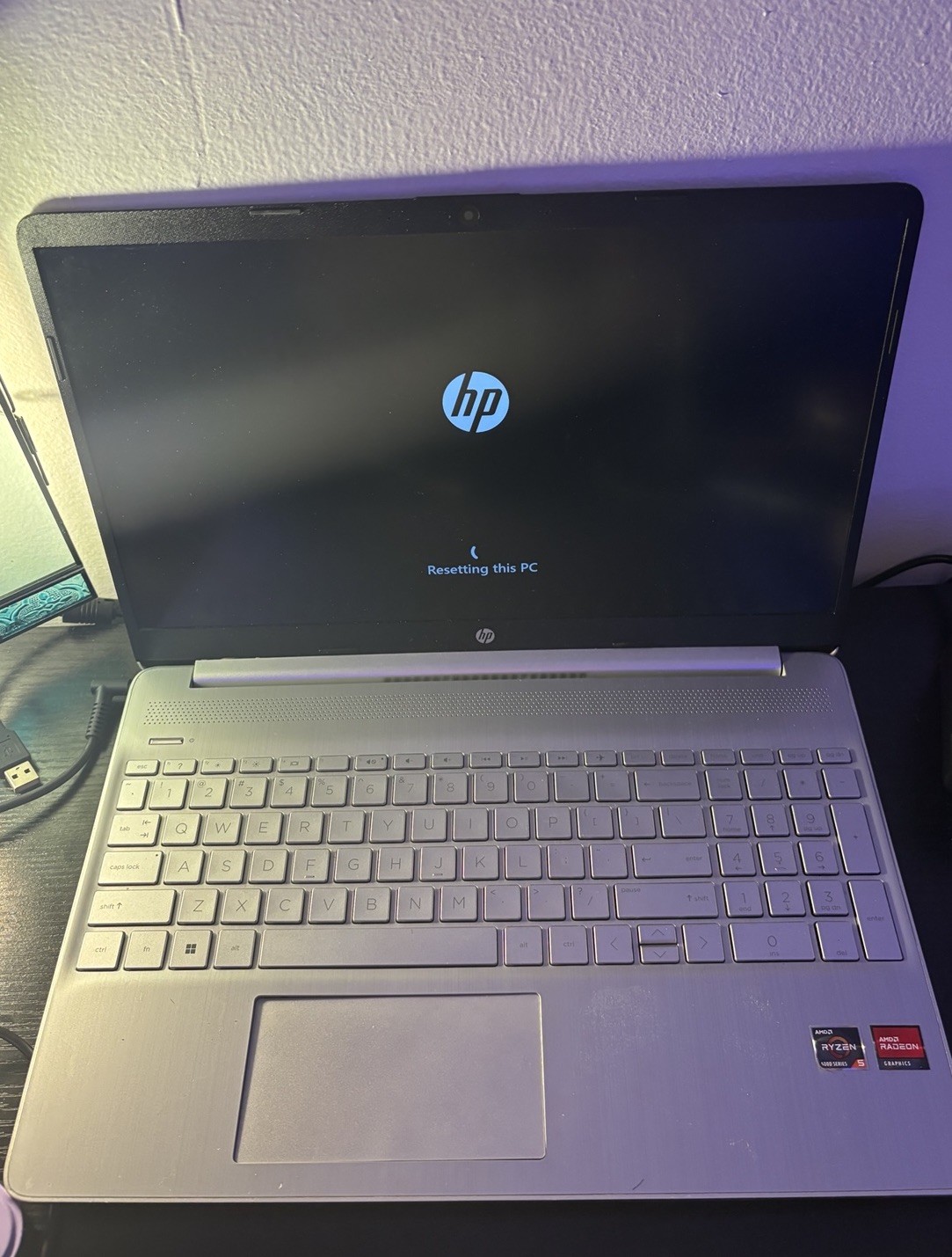 HP laptop 15-ef1082wm 15.6″ Laptop Ryzen 3 2.60GHz 8GB 256GB