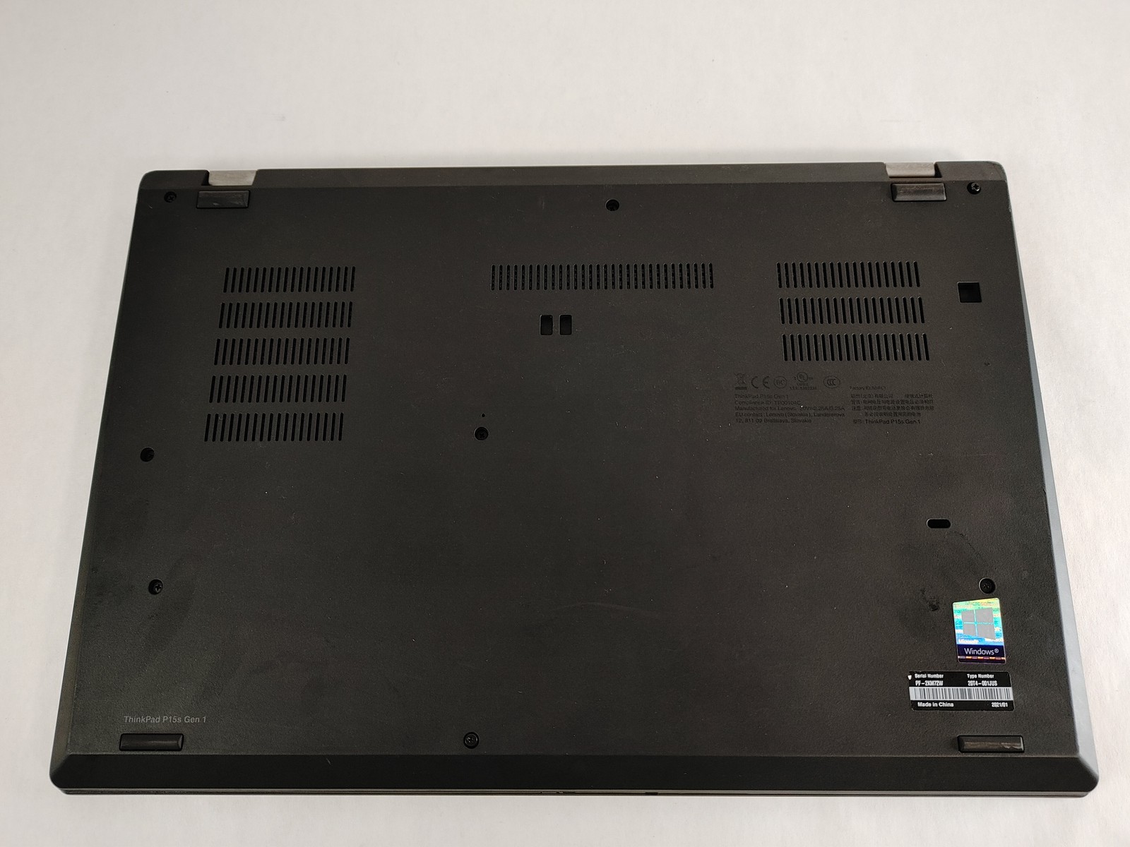 Lenovo ThinkPad P15s Gen 1 Core i7-10510U 1.80 GHz 8 GB DDR4 256 GB NVMe Windows