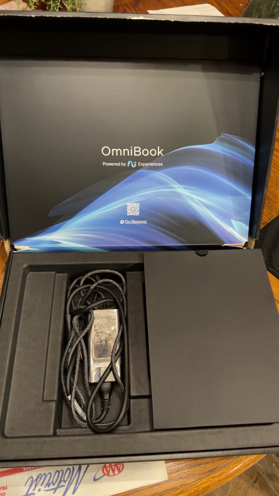 HP OmniBook Ultra 14″ Intel Core Ultra 7 Win11 Black Laptop w/ Charger