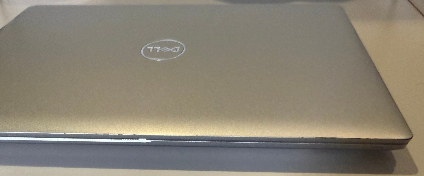 Dell Latitude 5531 15.6″FHD 12Core i5-12600H 16GB RAM 512GB SSD Win 11 Pro