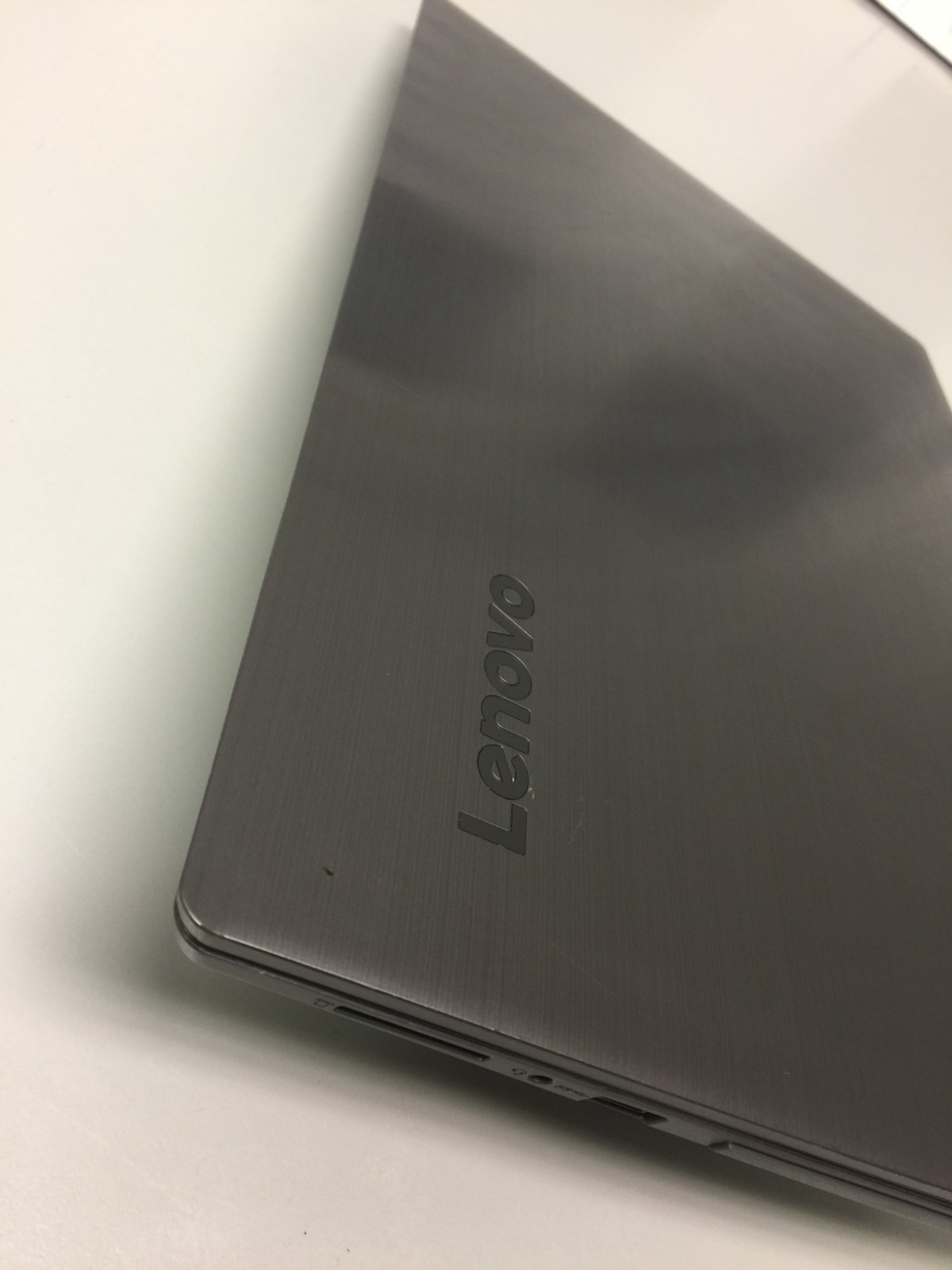 LenovoV330-15IKB (81AX) core i5 7th gen 2.50 ghz 8 GB RAM 256 GB SSD WIN 11 PRO