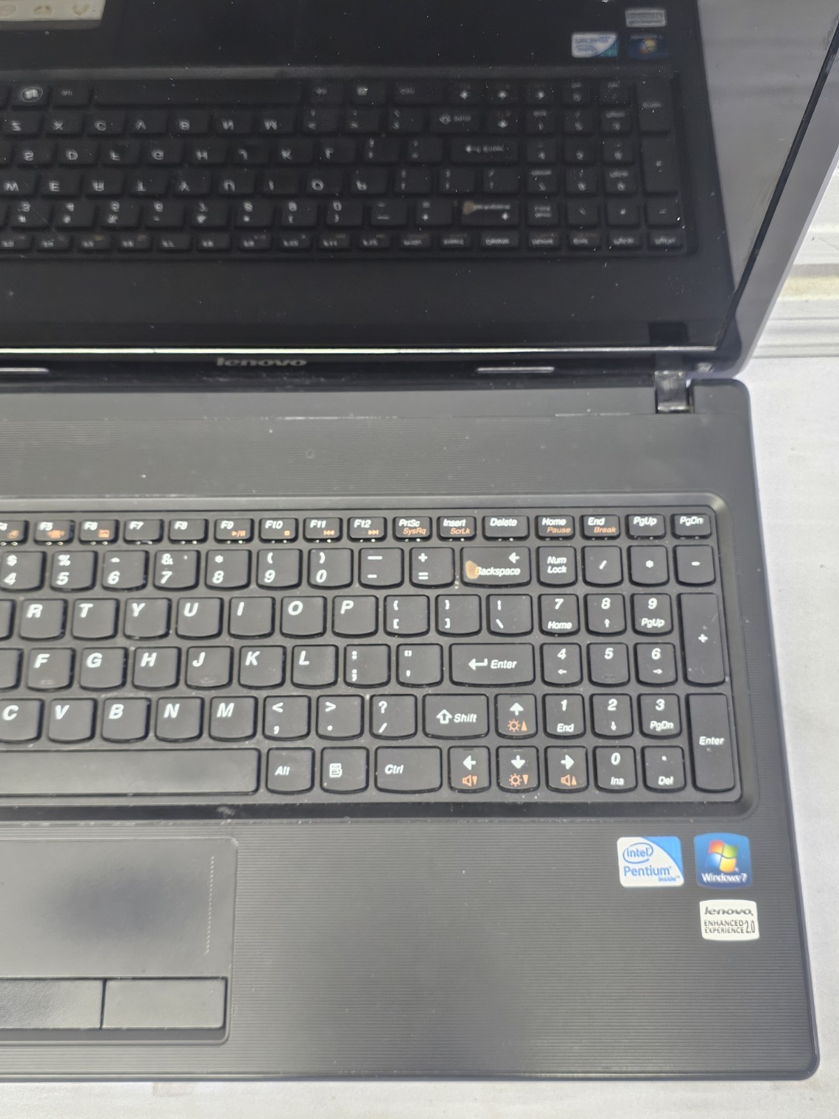 Lenovo G570 Laptop – Pentium B950 – 4GB RAM – 750GB HDD – Parts/Repair Read Desc
