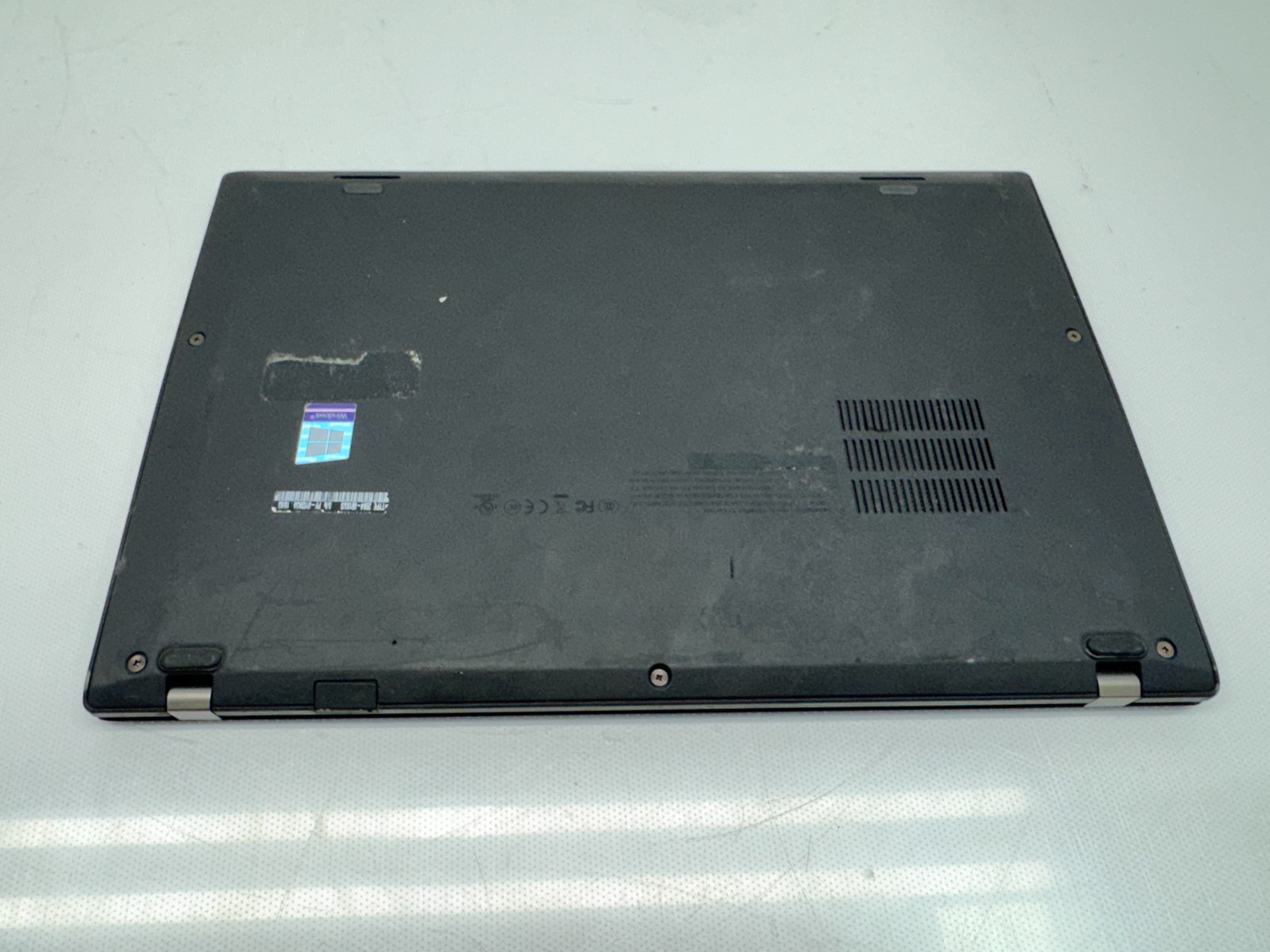 Lenovo ThinkPad X1 Carbon 5th Gen 14″i5-6300U@2.4GHz 8G RAM 180G Win10 **READ**