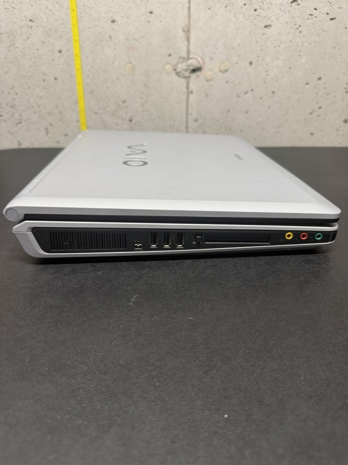 Sony VAIO 15.4” Laptop Intel Pentium 4 3.06GHz 512MB RAM PCG-K33/PCG-9S1L READ