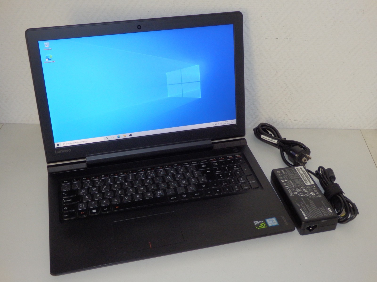 Lenovo IdeaPad 700-15ISK, Intel i5-6300HQ, 8GB Ram 256GB SSD, 15.6″ FHD GTX 950M