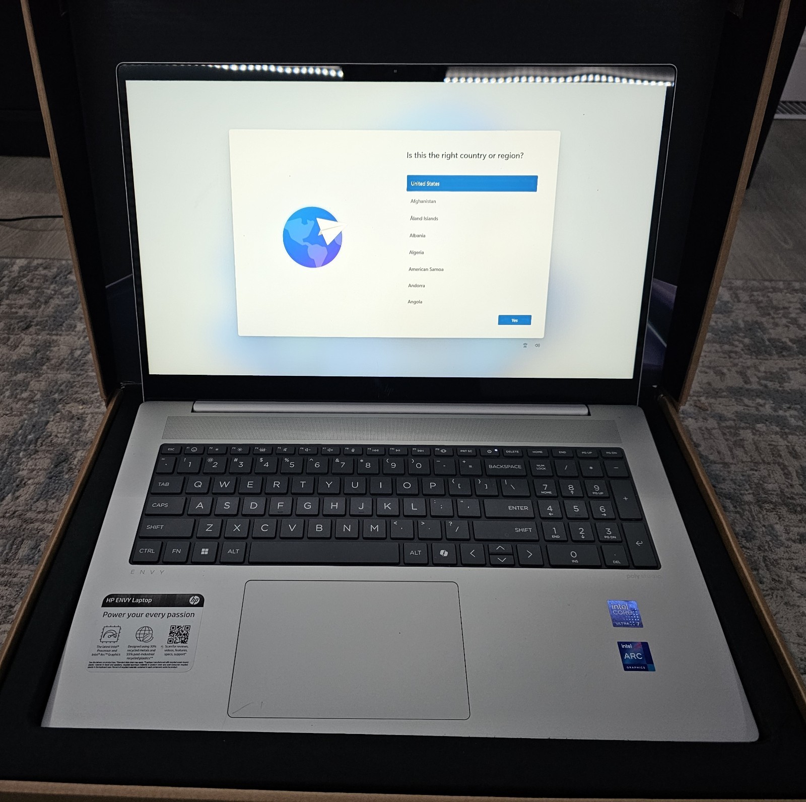 HP Envy 17-da0013dx 17″ Laptop Silver Intel Core ARC Windows 11