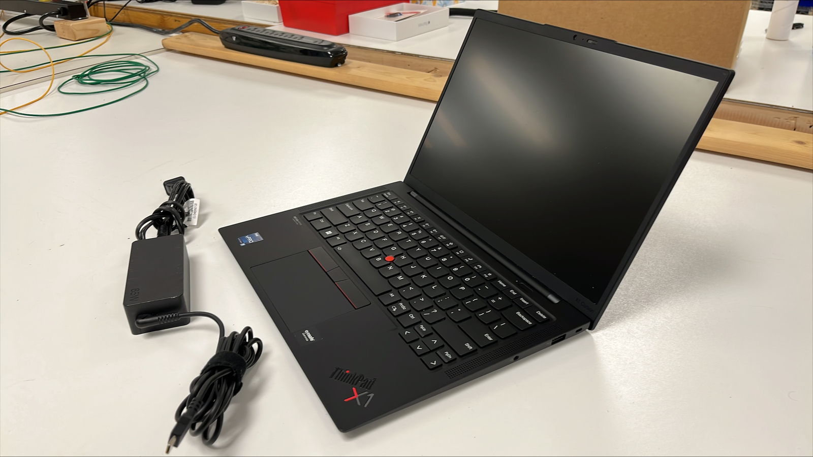 Lenovo ThinkPad X1 Carbon i7 16GB RAM 512GB SSD No OS Laptop