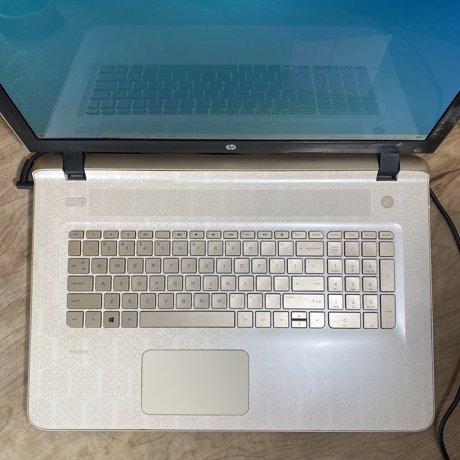 HP Pavilion 17-g199cy AMD A4-6210 R3@1.80GHz | 6GB | 256GB SSD | W10H | BAD BATT