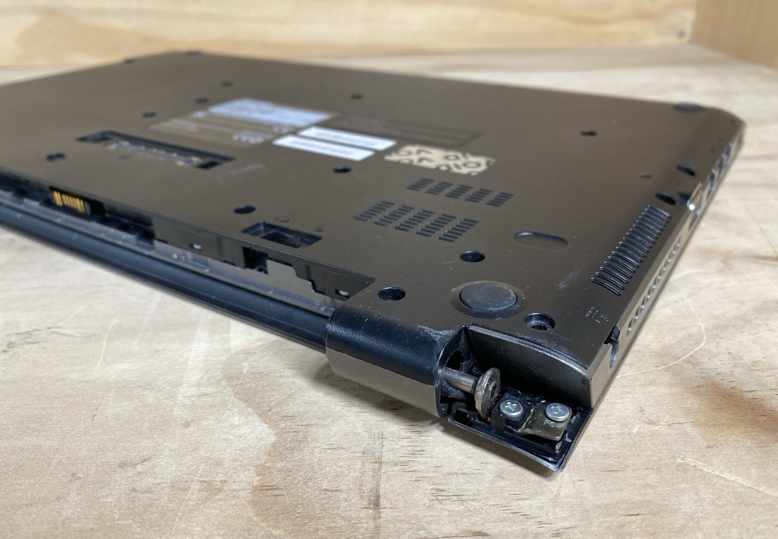 Toshiba Tecra Z50-C Laptop i7-6600U 2.3GHz 16GB RAM/ For Parts