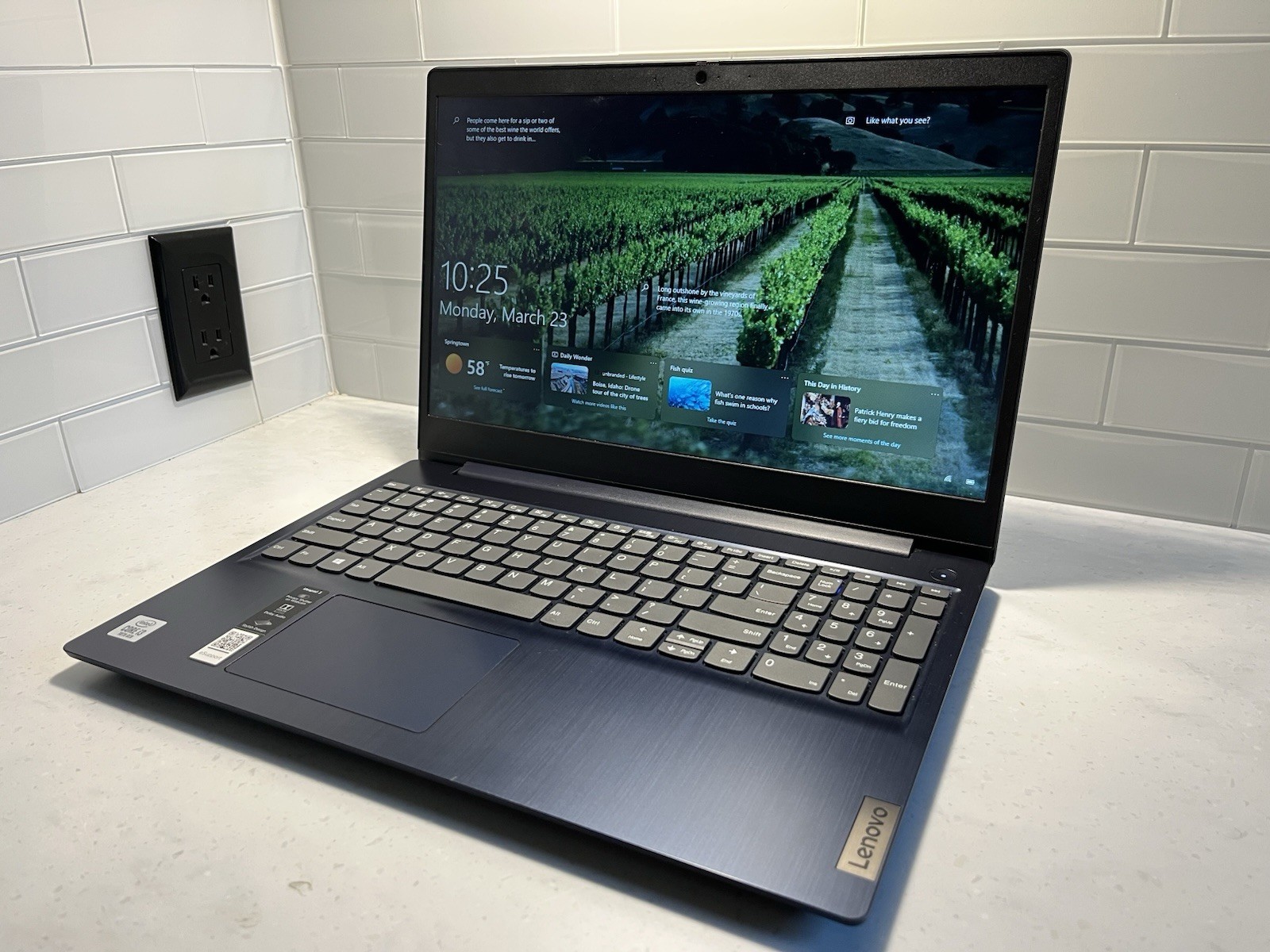 Lenovo IdeaPad 3 15IIL05 Laptop 15.6″ Display 256GB SSD 8GB RAM I3-10th Gen CPU
