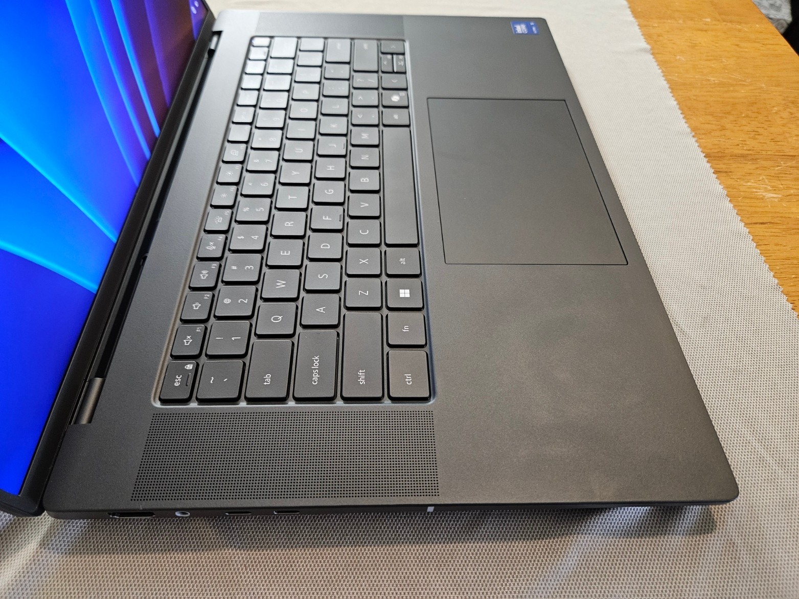 Dell Precision 5690 16″ Core Ultra 5 135H 16GB 512GB WiFi 7 ProSupport 2028