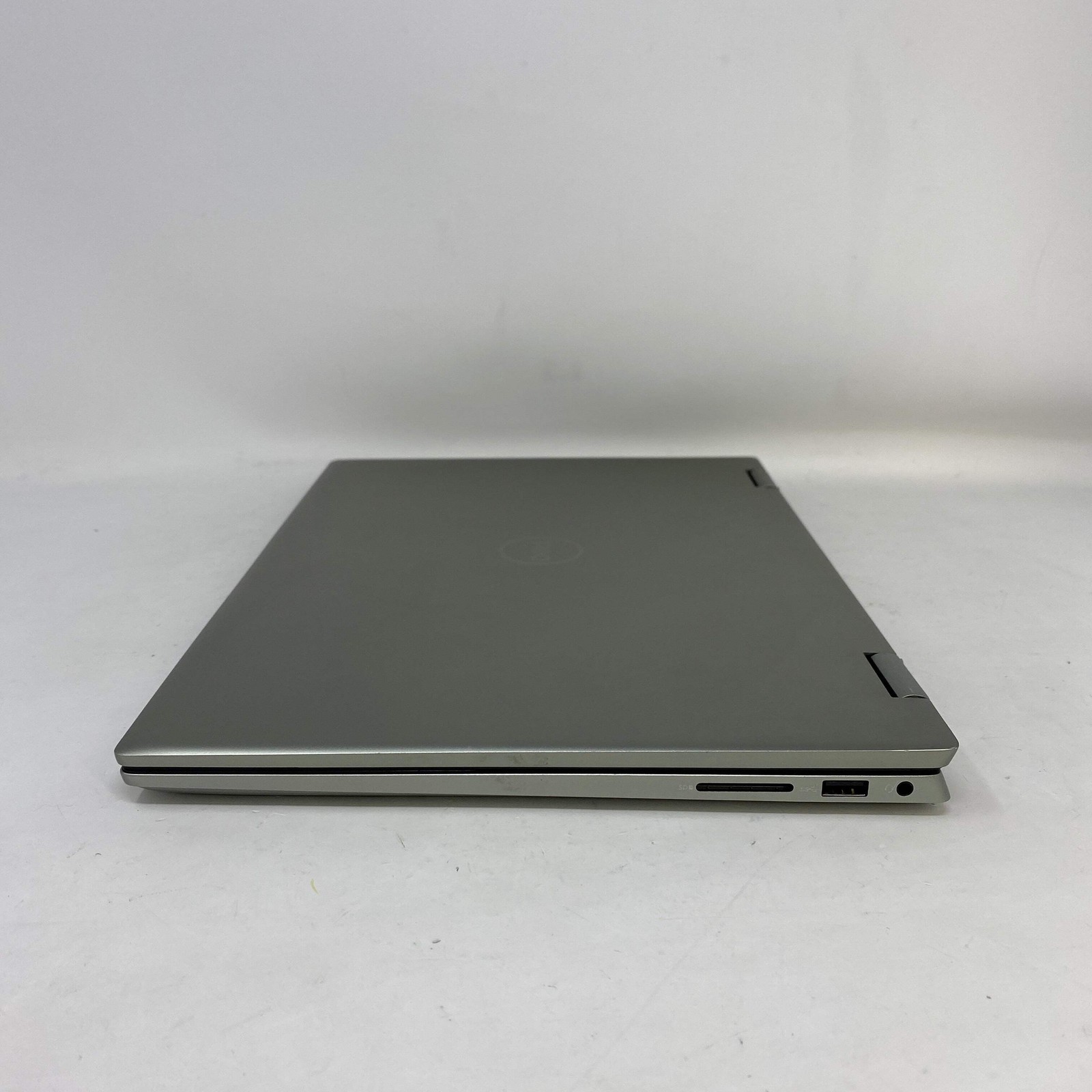 Dell Inspiron 7425 14″ Ryzen 5 5625U 2.3GHz 8GB RAM 512GB SSD