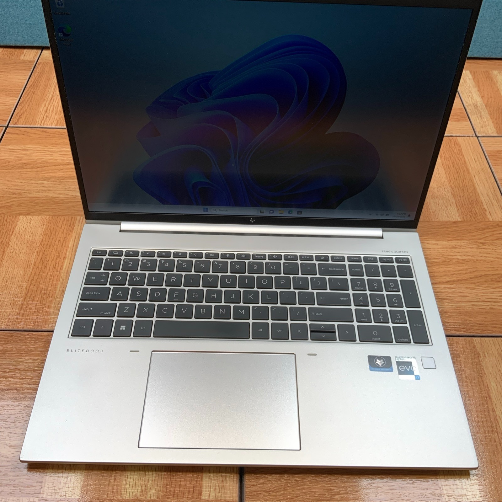 HP EliteBook 860 G9 12th Gen Intel i7-1255U 16GB RAM 256 GB SSD Win 11 Pro