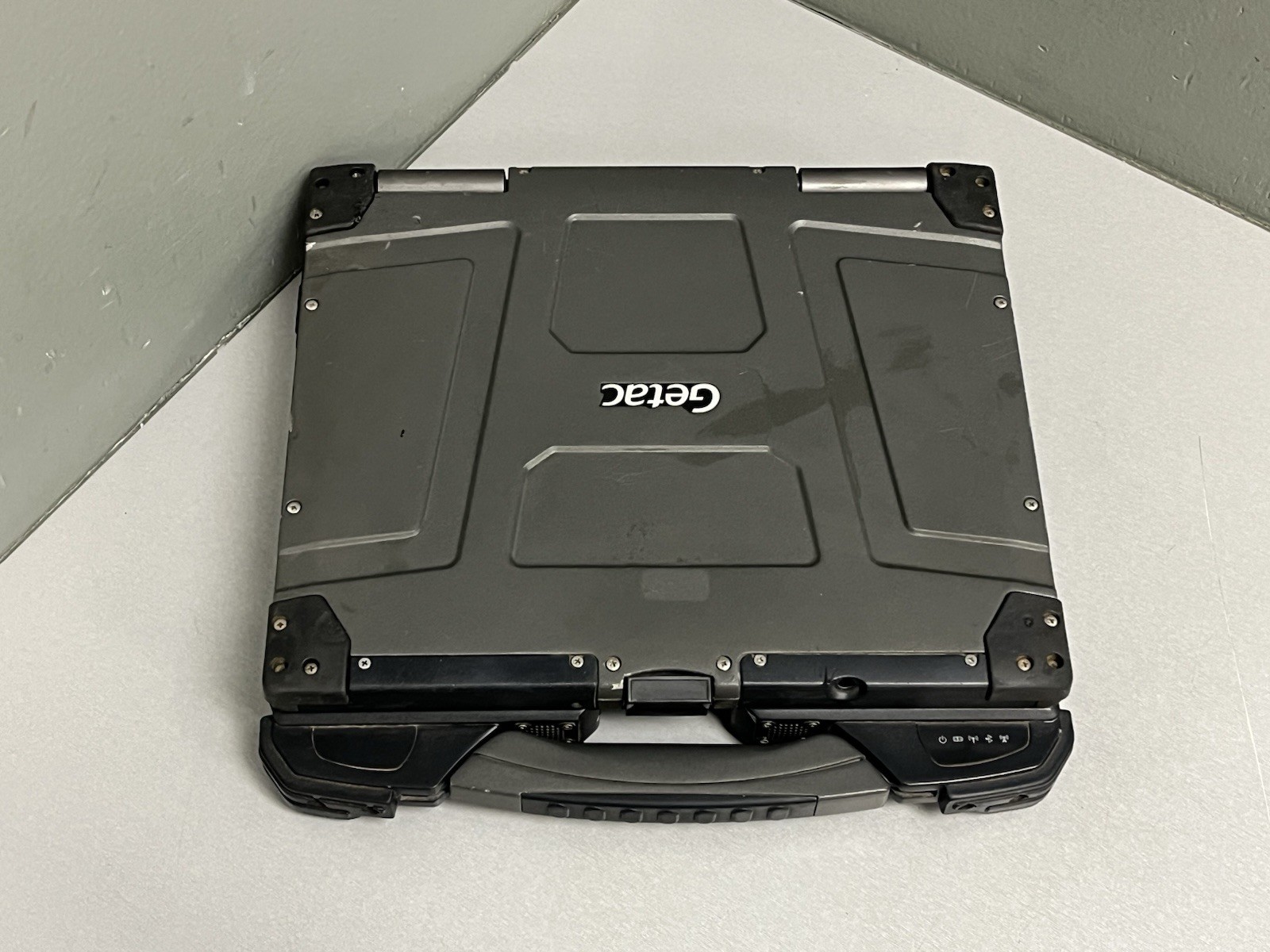 Getac B300 G5 Rugged Touch 13.3″ i5-4300M 4GB Ram 128GB SSD 5,322 Hours