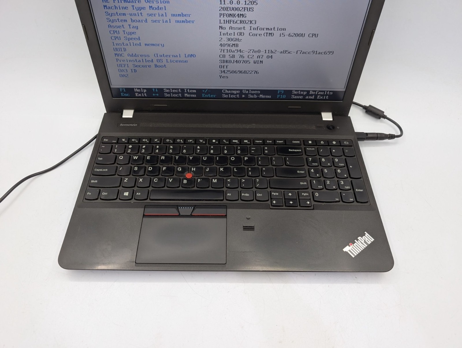 Lenovo ThinkPad E560 15.6″ Display Intel Core i5-6200U 2.30 GHz 4GB RAM Black