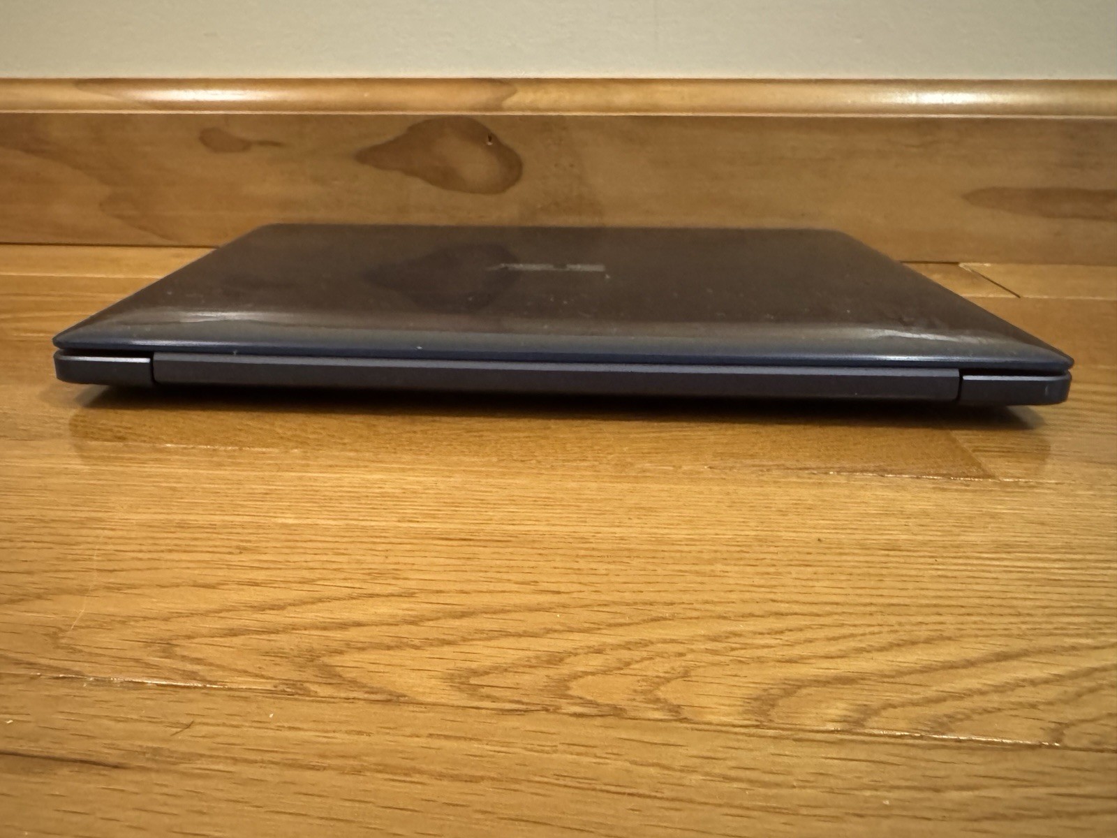 Asus Notebook E203M 2GB, 32GB, Celeron, Windows 10 S Bad Battery W Charger