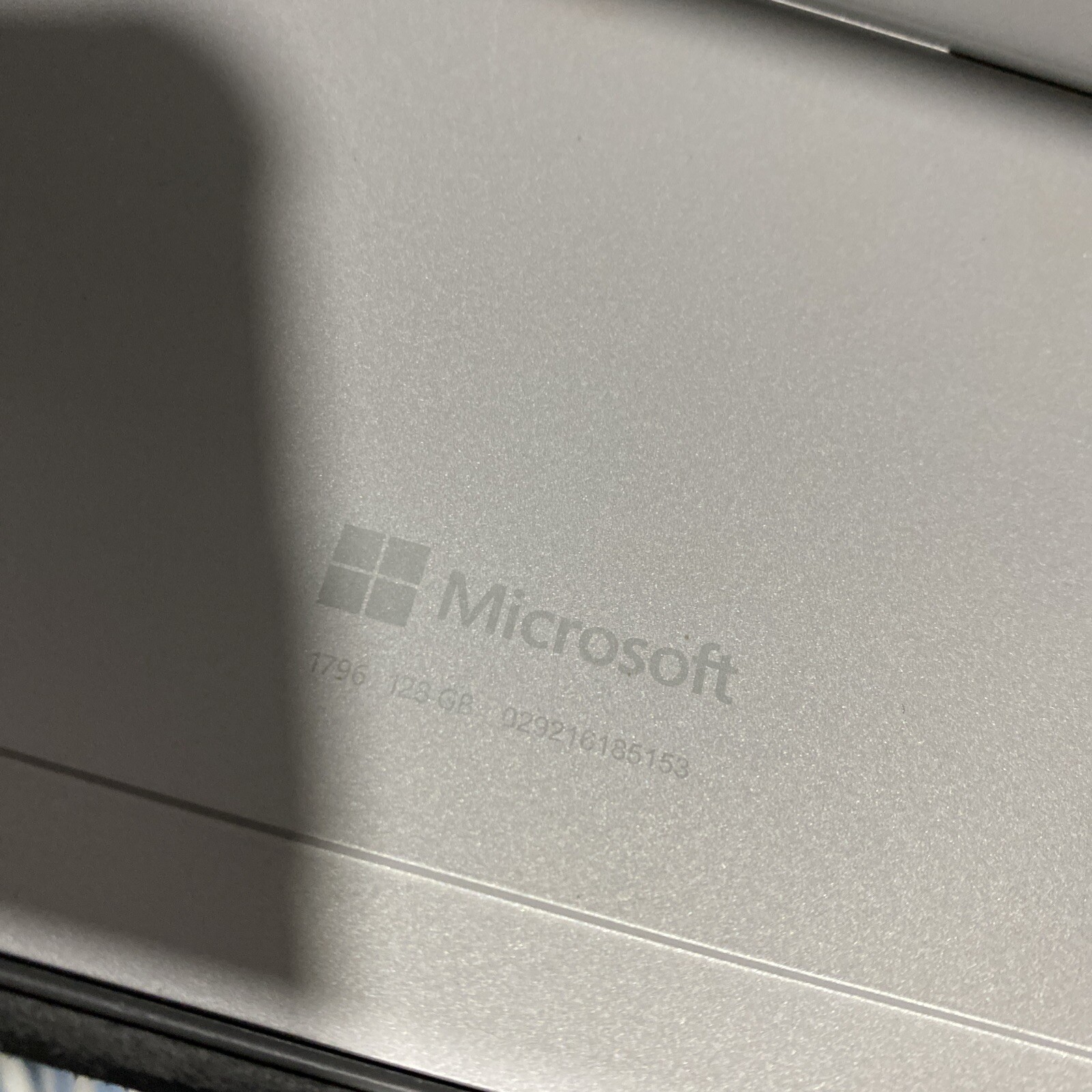 Microsoft Surface Pro 5 1796 12.3″ Core m3-7Y30 4GB RAM 128GB SSD W Keyboard