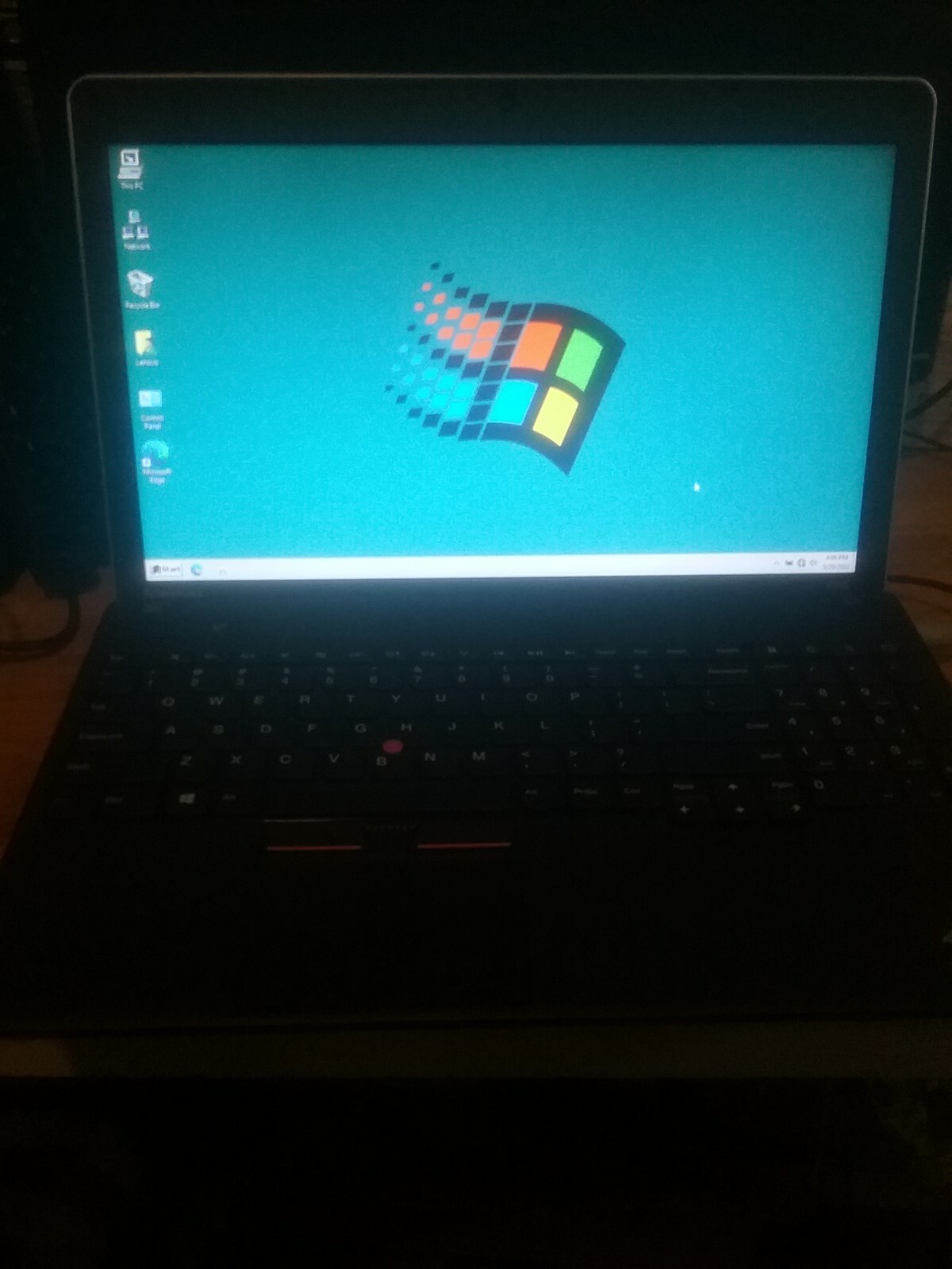Customized IBM Lenovo Laptop – Windows 10 with 98 SE Theme – Retro Look