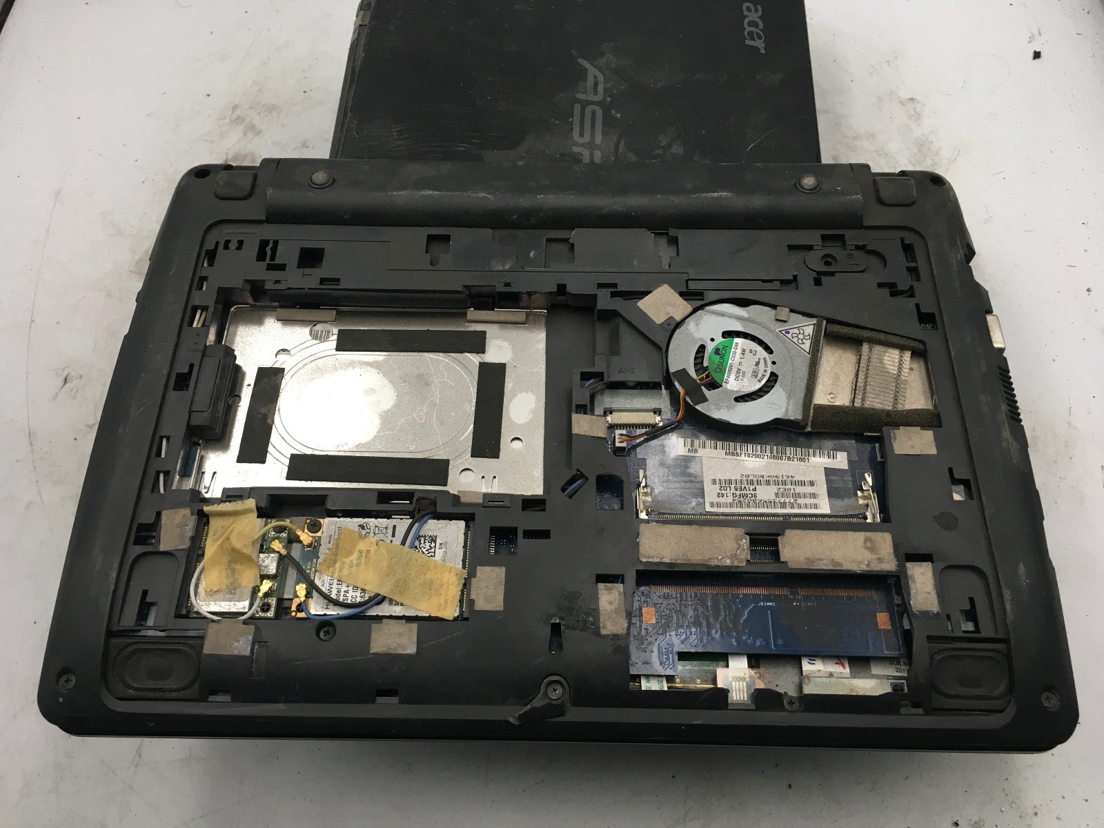 ACER ASPIRE ONE 722 – LOT OF 3 – BOOTS TO BIOS – AMD C60 – NO RAM -READ DESC- BB
