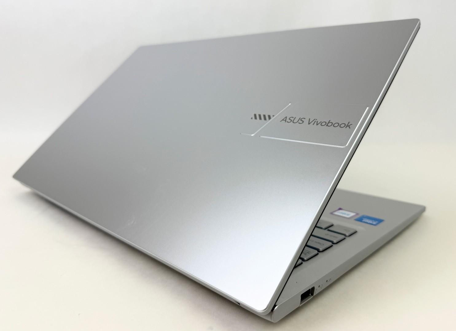 Asus VivoBook 15 15.6″ FHD Touch Core 7 150U 16GB 1TB SSD W11H Laptop