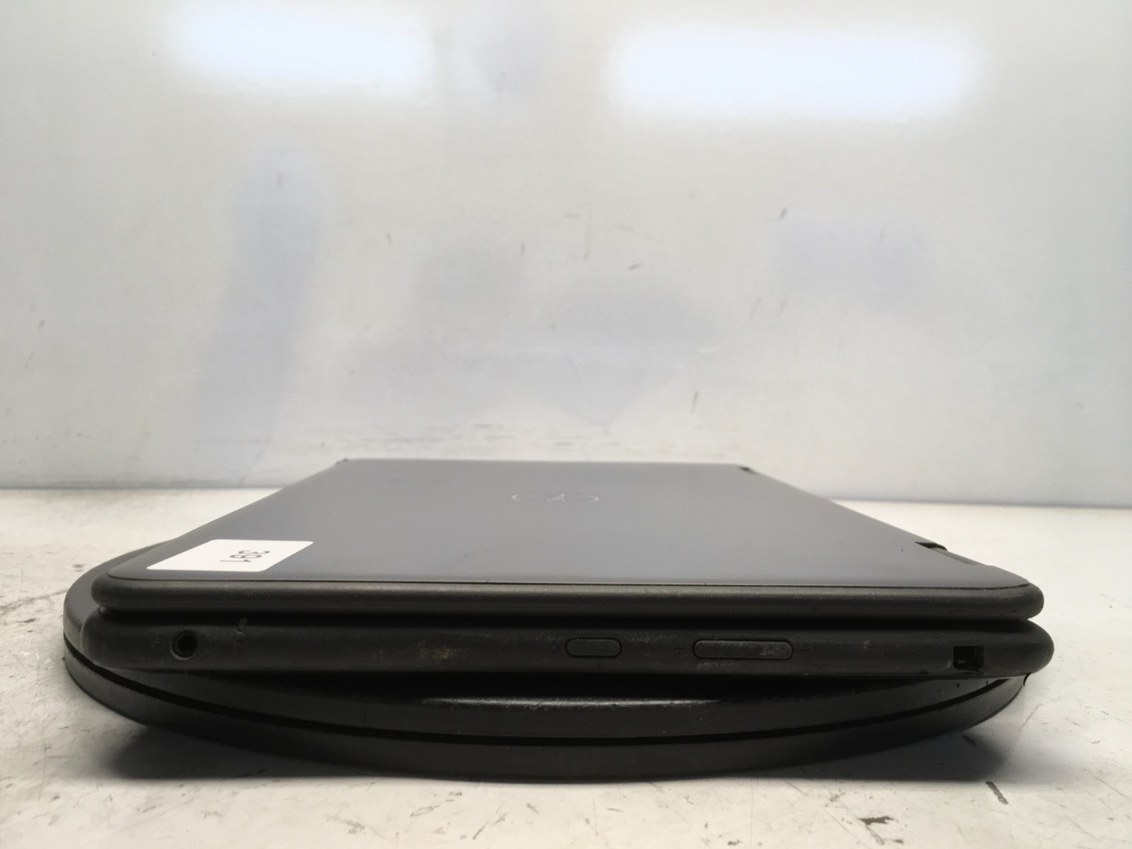 Dell Latitude 3190 2-In-1 Intel Celeron N4100 1.1GHz 4 GB NO HD BIOS locked