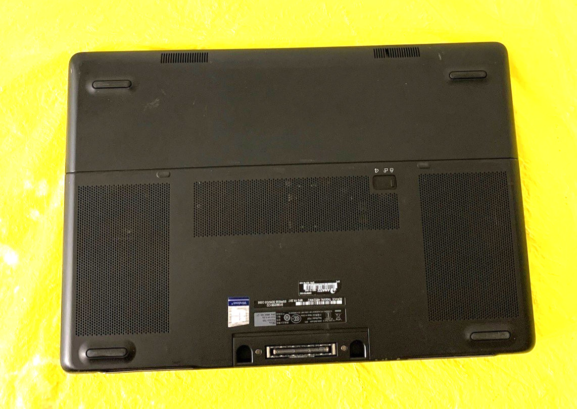 Dell Precision 7520 Workstation 15.6″ Core i7-7820HQ 2.90GHz 16GB Ram 2 TB HDD