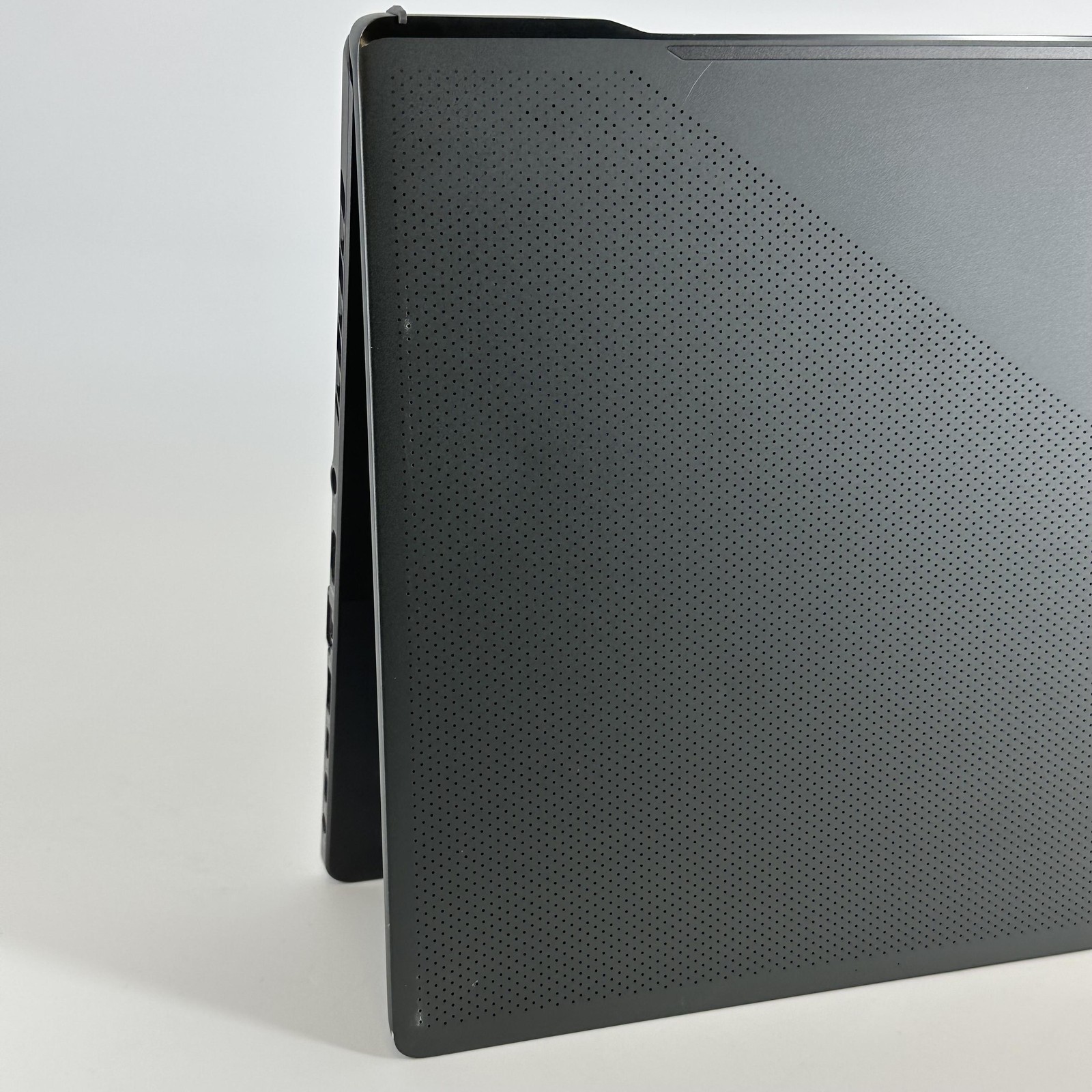 Asus ROG Zephyrus G16 GU603 16 240Hz QHD+ 2.6GHz i9-13900H 16GB 1TB/1TB RTX 4060
