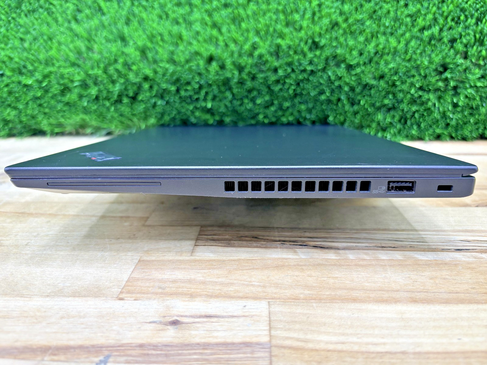 Lenovo ThinkPad T490s Intel i7-8th Gen 1.90GHz 16GB RAM 256GB SSD Windows 11 P*