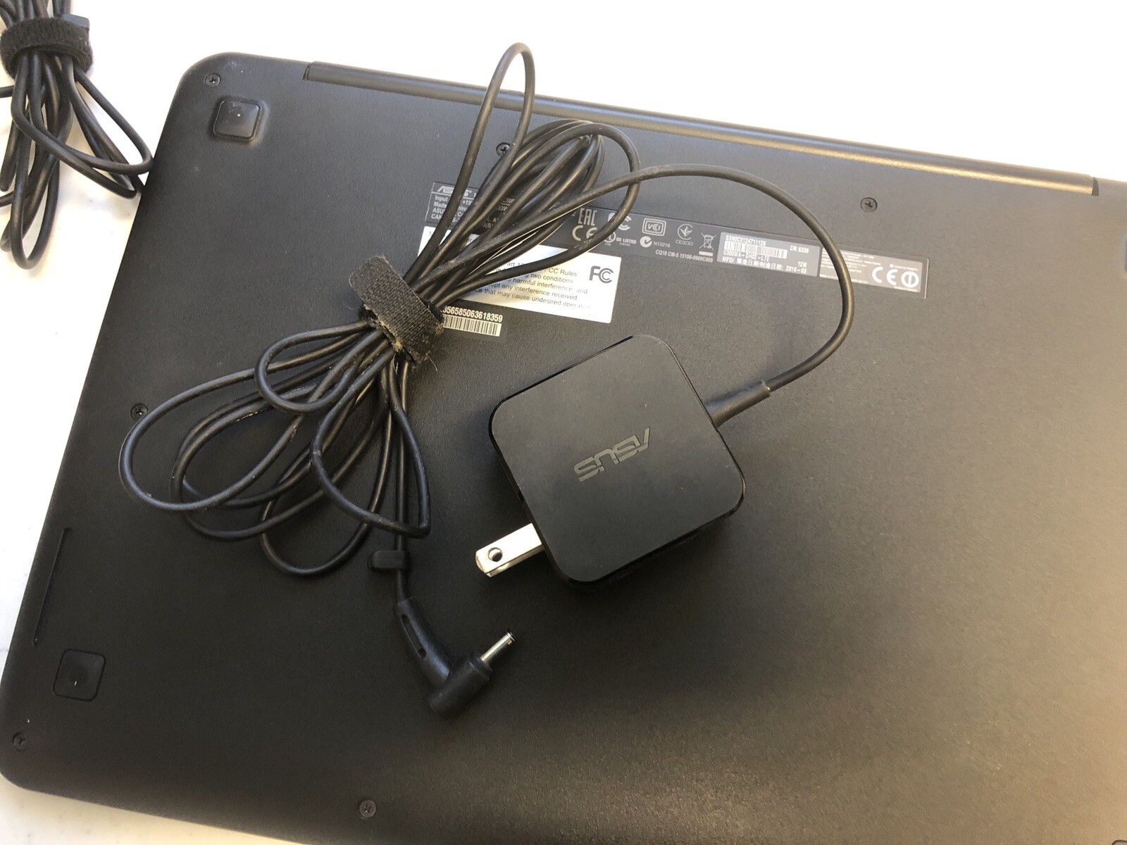 Asus C300M Chromebook