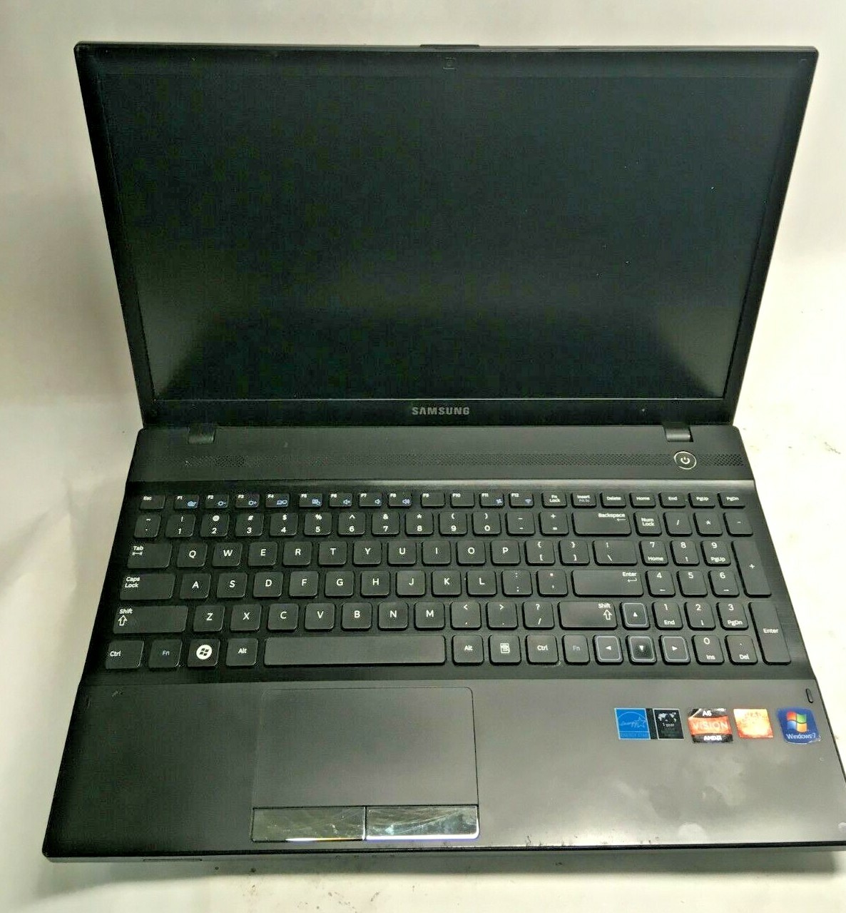 Samsung Series 3 AMD A6 Quad Core Laptop For Parts Bad Charging port NO HDD JR