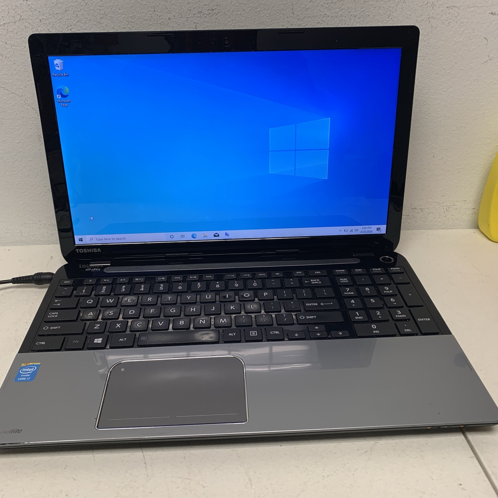 Toshiba Satellite L55-A Core i7-4700MQ 2.40GHz 8GB 1TB Hdd Wind 10h No Batt