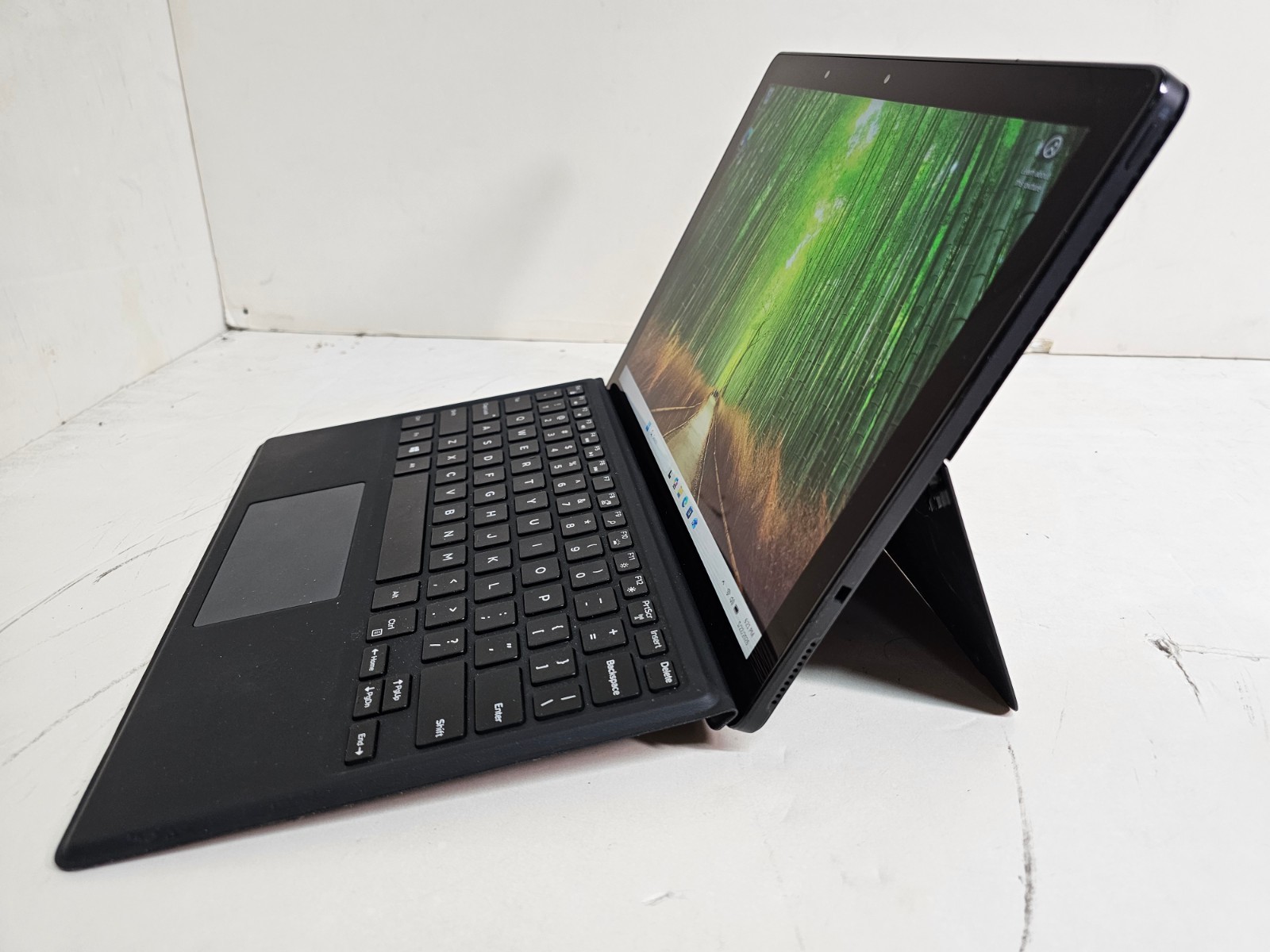Dell Latitude 5290 Tablet Laptop – 1.7 GHz i5-8350U 8GB 256GB 12.5″ Touchscreen