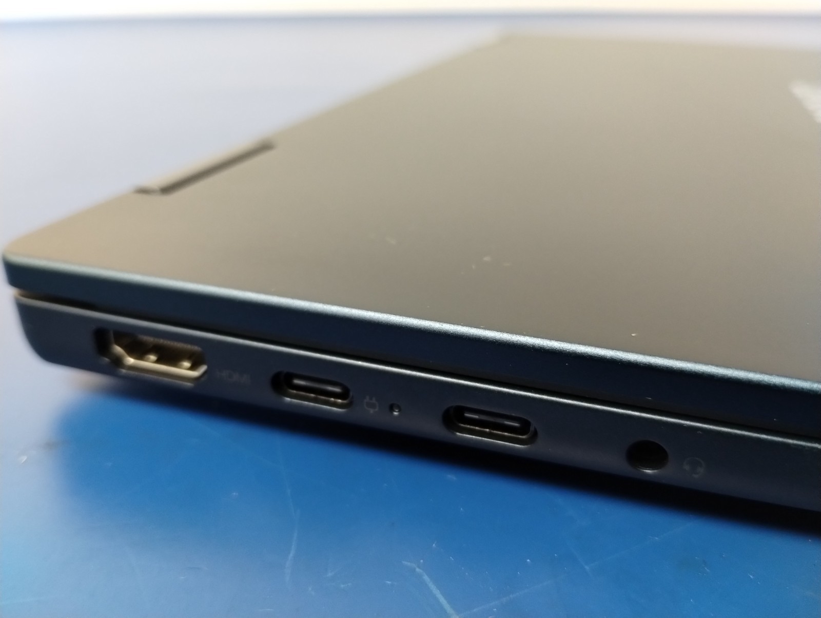 LENOVO IdeaPad 5 2-in-1 14AKP10, AMD Ryzen AI 7 350, 16 GB RAM, 1 TB NVMe SSD