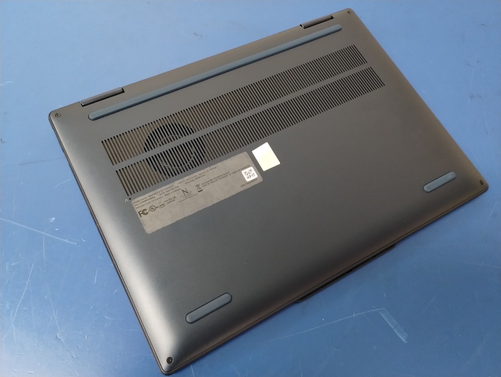 LENOVO IdeaPad 5 2-in-1 14AKP10, AMD Ryzen AI 7 350, 16 GB RAM, 1 TB NVMe SSD