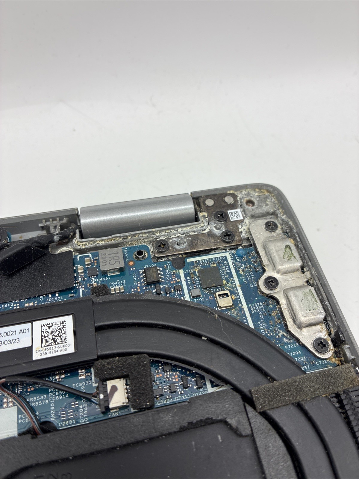 Dell Latitude 5530 i5-11th Gen NO RAM/SSD No Power For Parts SEE PICS (L61)