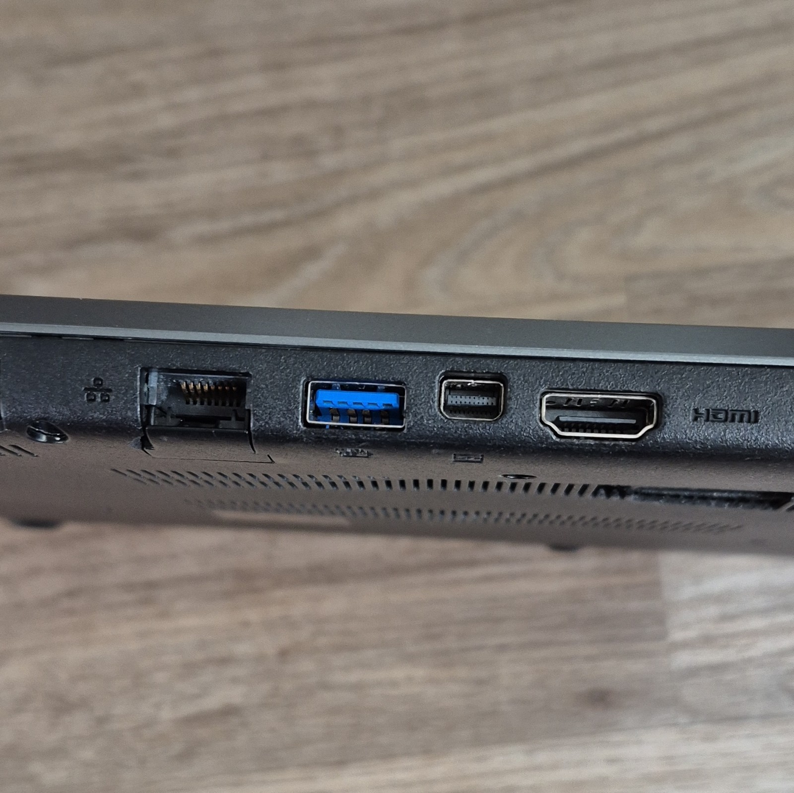 Acer Aspire V5-572P-6858 15.6″ Touchscreen Laptop | Core i5 4GB RAM | 500GB HDD