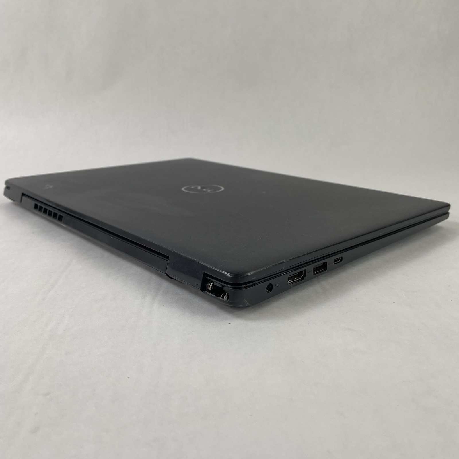 Dell Latitude 3510 15.6″ i5-10210U 1.60GHz 8GB RAM No SSD No OS – Bad Top/Corner