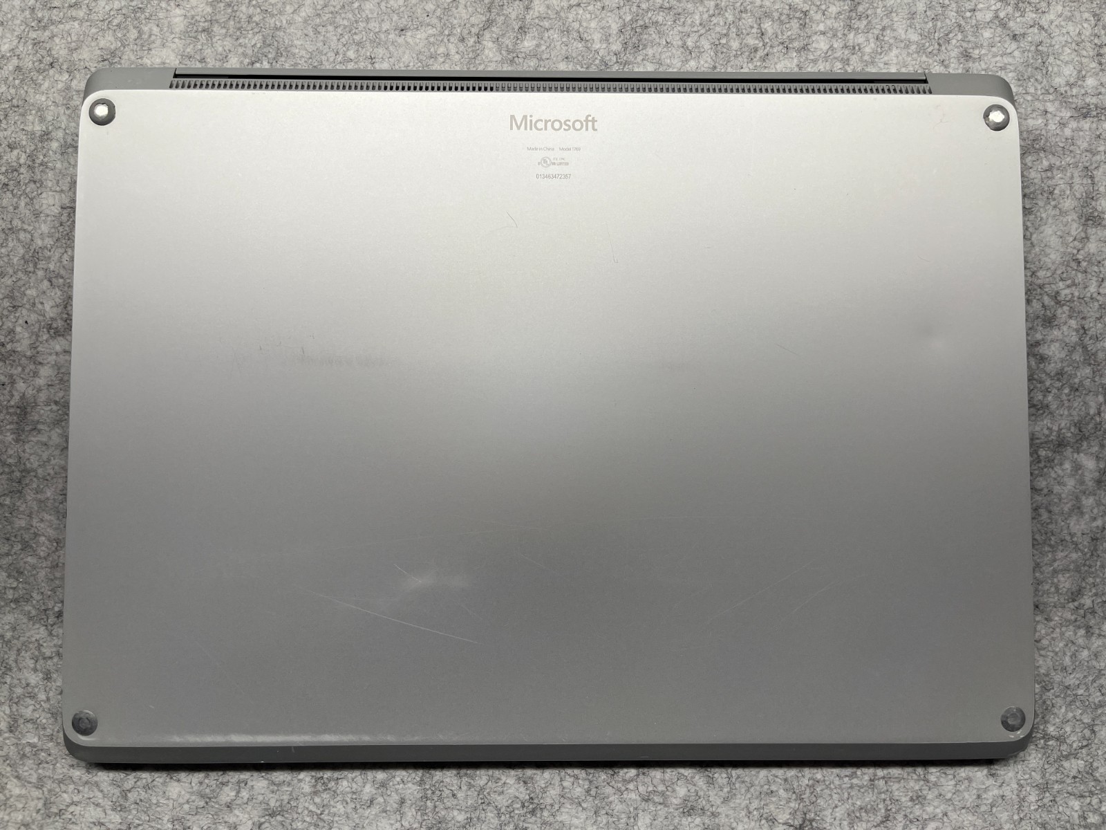 Microsoft Surface Laptop i7-7660U @ 2.5GHz 16GB 512GB SSD Touch screen W-11 Pro