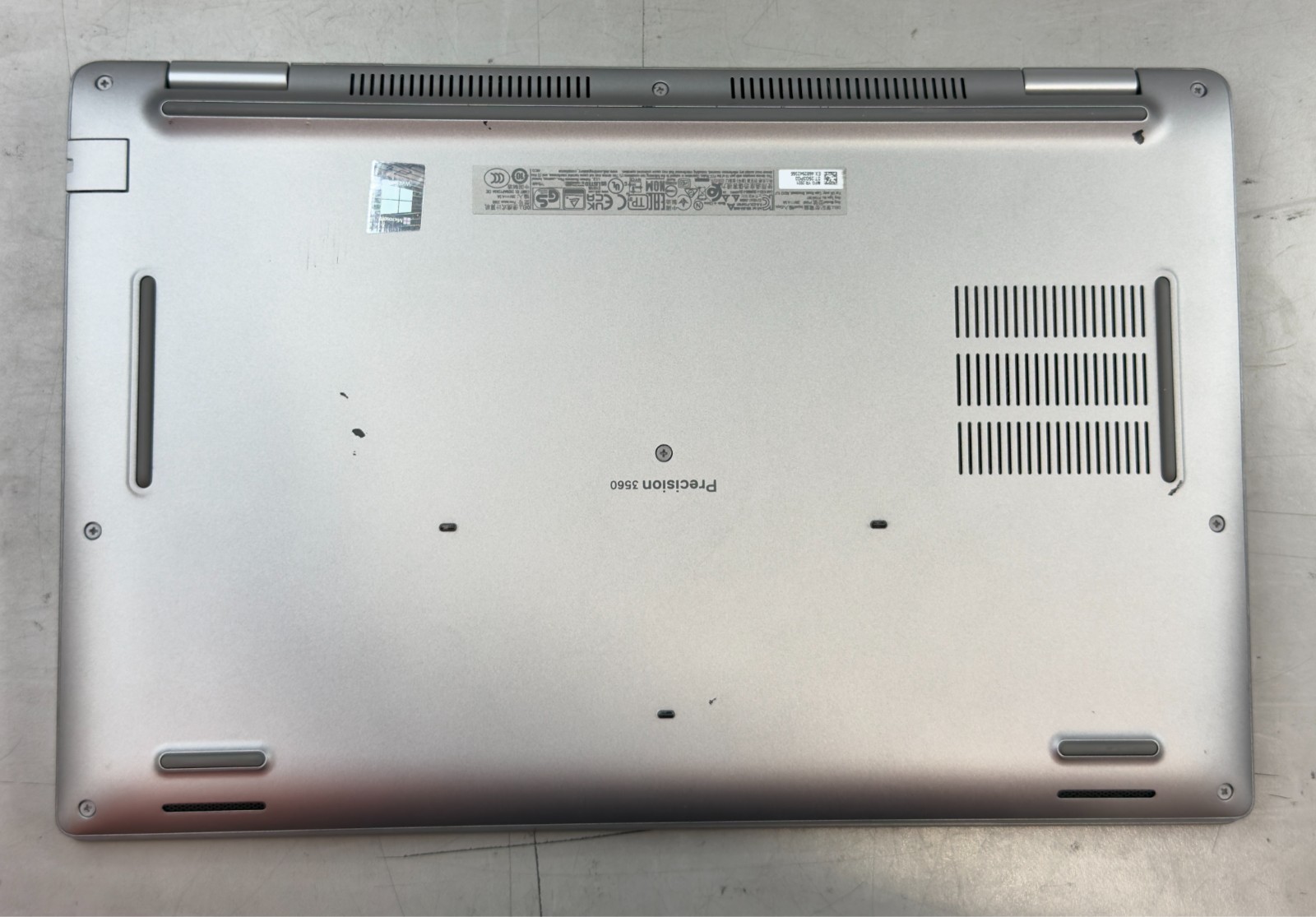 Dell Precision 3560 i5-1145G7 / 8GB RAM / Quadro T500 / NO SSD -RL6045