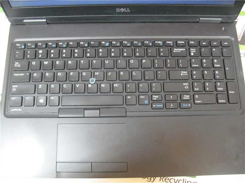 Dell Latitude 5580 Intel i5-7440HQ 16GB RAM 256GB SSD 15.6″ FHD GeForce 940MX