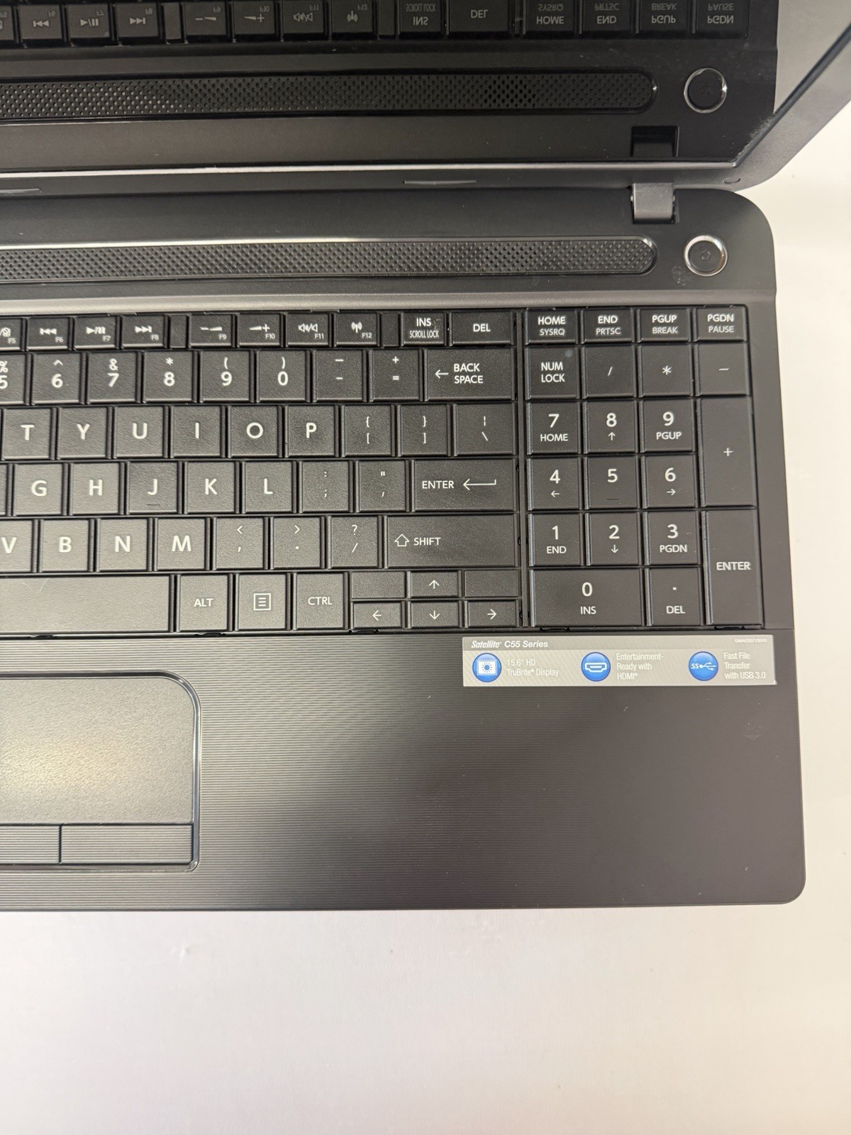 Toshiba Satellite C55-A5190 Laptop – Intel – RAM 4GB – Read Desc
