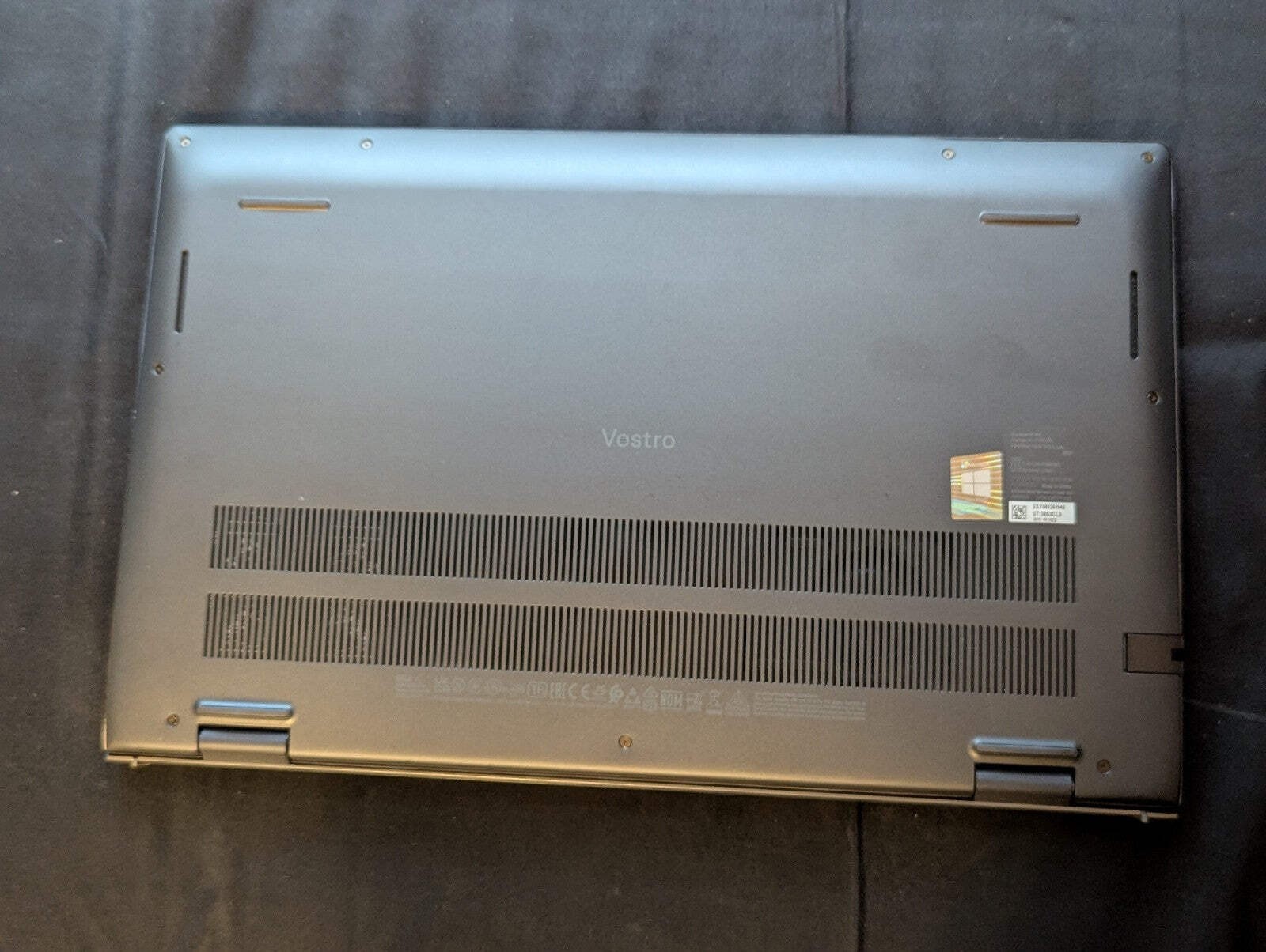 Dell Laptop – Vostro 15 5510 – i5-11320H 16GB 256GB SSD 15.6′” FHD W11P