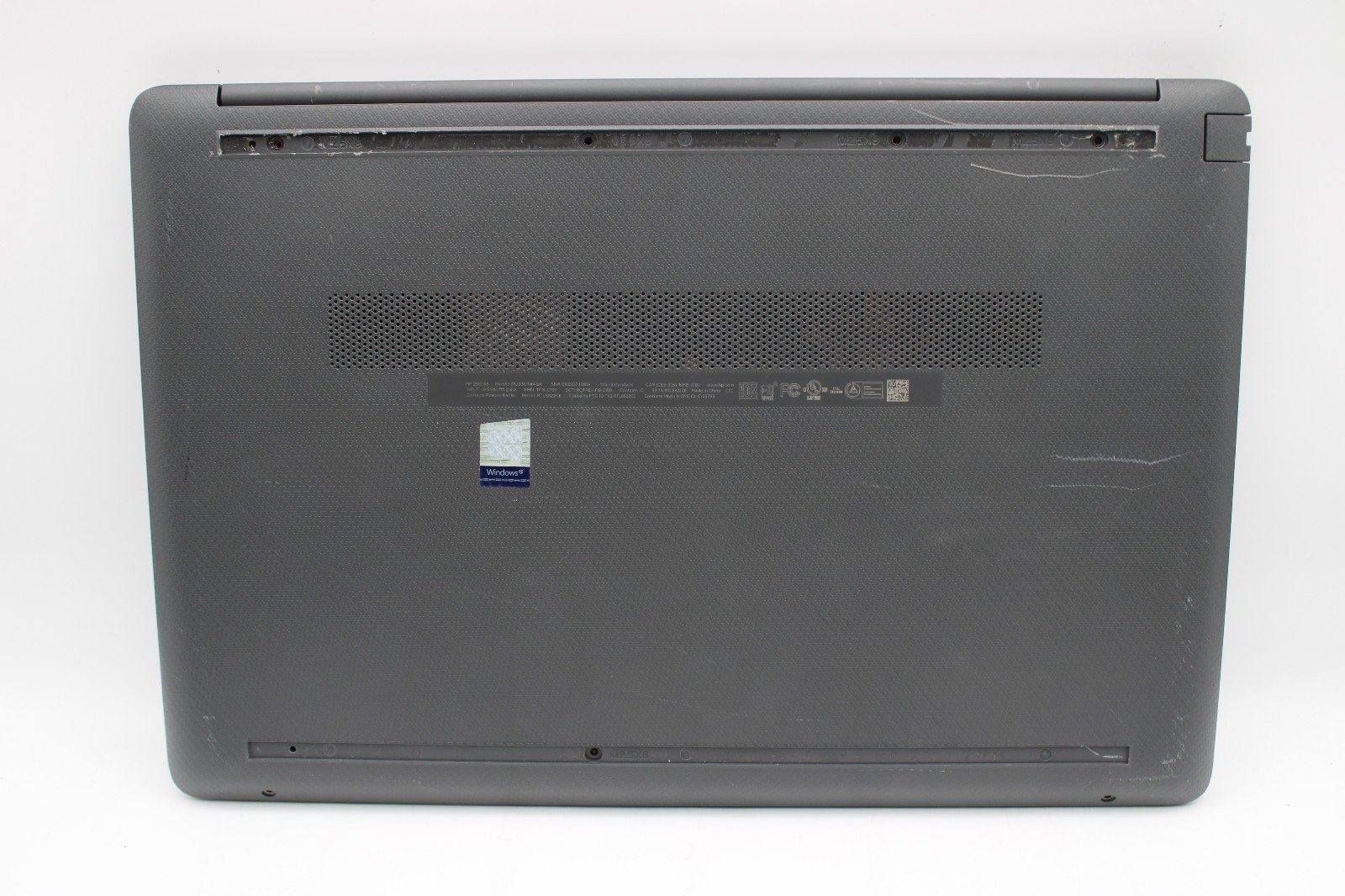 HP 250 G8 i3-1005G1 @ 1.2 GHz 8GB RAM No SSD No OS