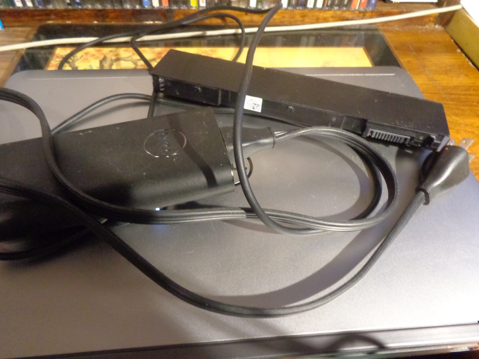 Dell Latitude E6440 14″ i5-4310M 2.7ghz no op system w charger 2 batteries DVD