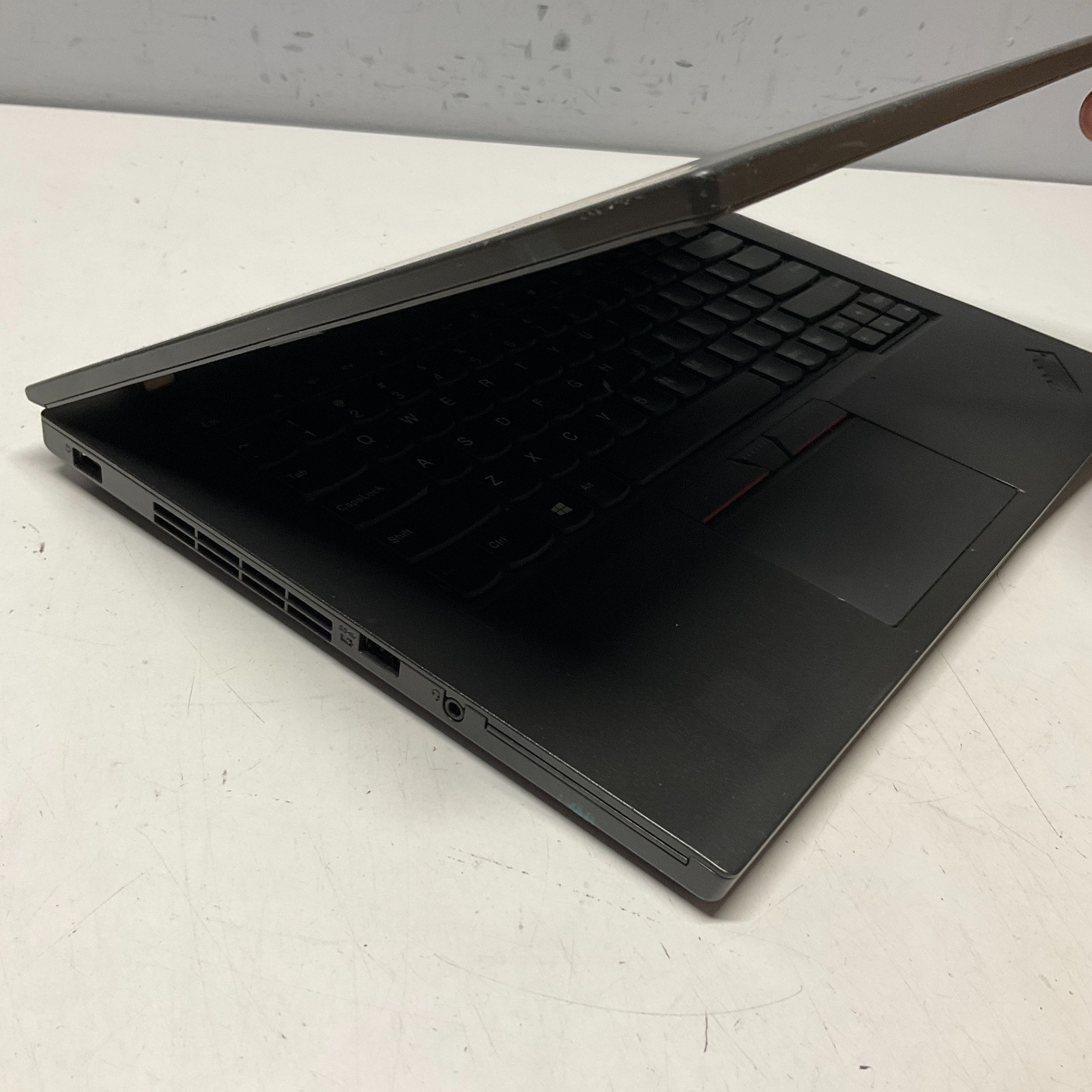 Lenovo ThinkPad L470 14″ | 2.60GHz Dual Core i5-7300U | 8GB 250GB SSD NO BATT