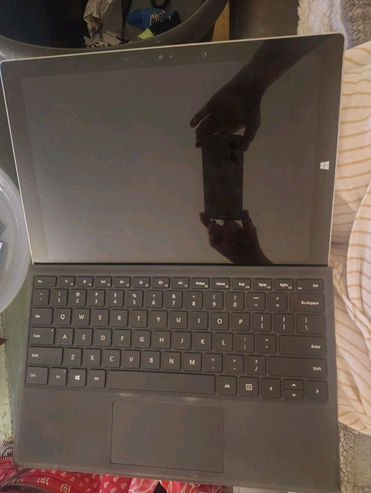Microsoft Surface Pro 1796 i5-7300U 8GB RAM 256GB TOUCHSCREEN BACKLIT 2736×1824