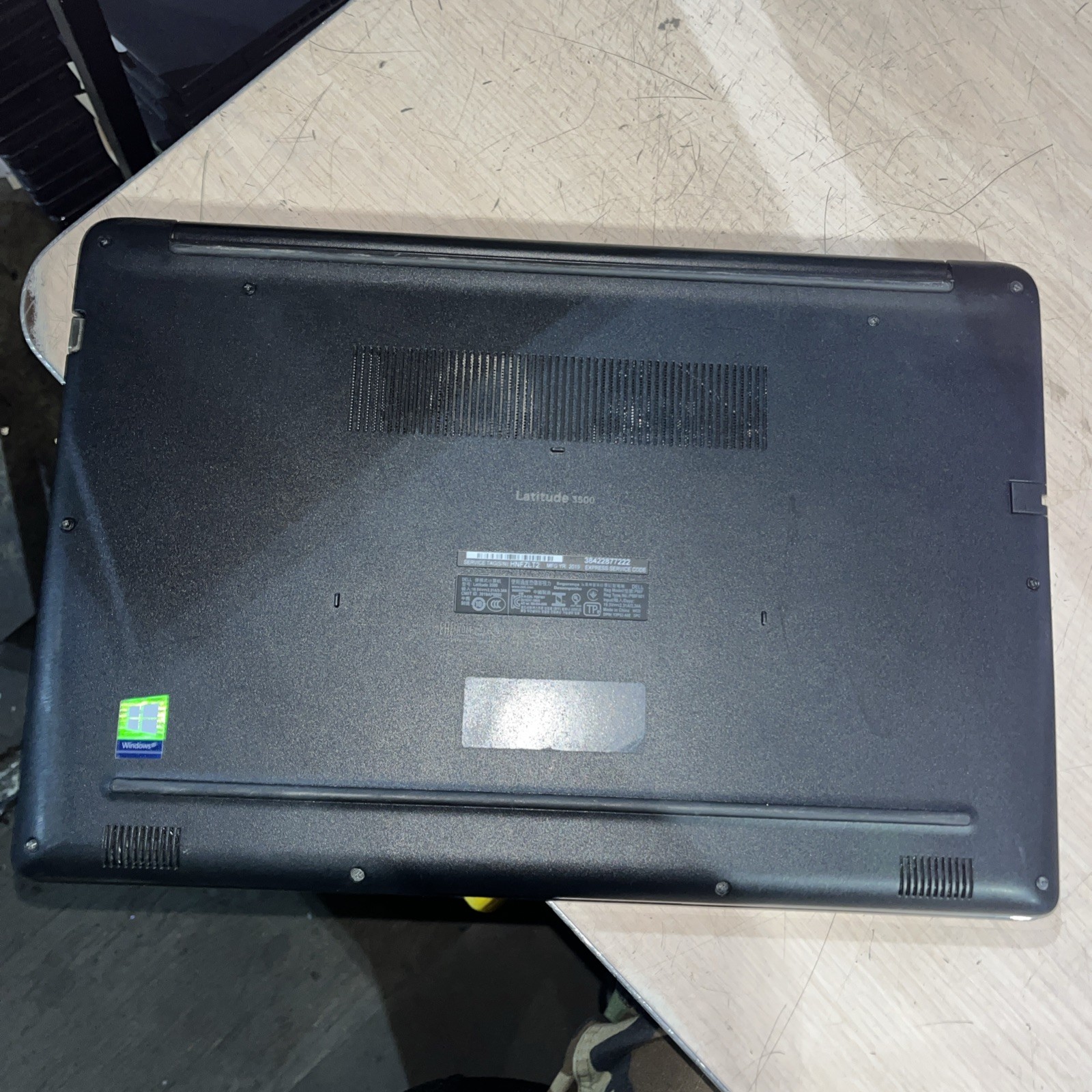 DELL LATITUDE 3500 INTEL CORE I5-8265U 8GB RAM NO HD