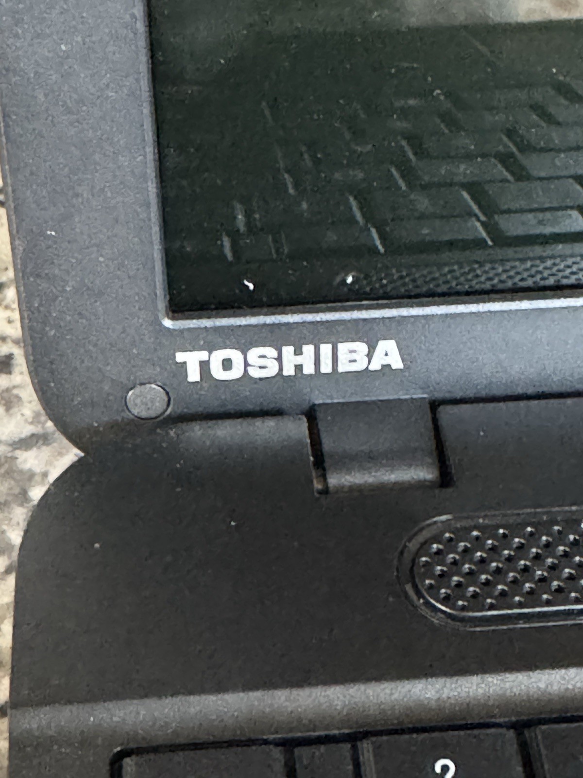 Toshiba Satellite C55D-A5304 Laptop Win 10 AMD E1-2100 4GB RAM 128GB SSD